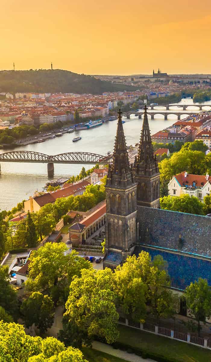 eSIM data plans for Cechia